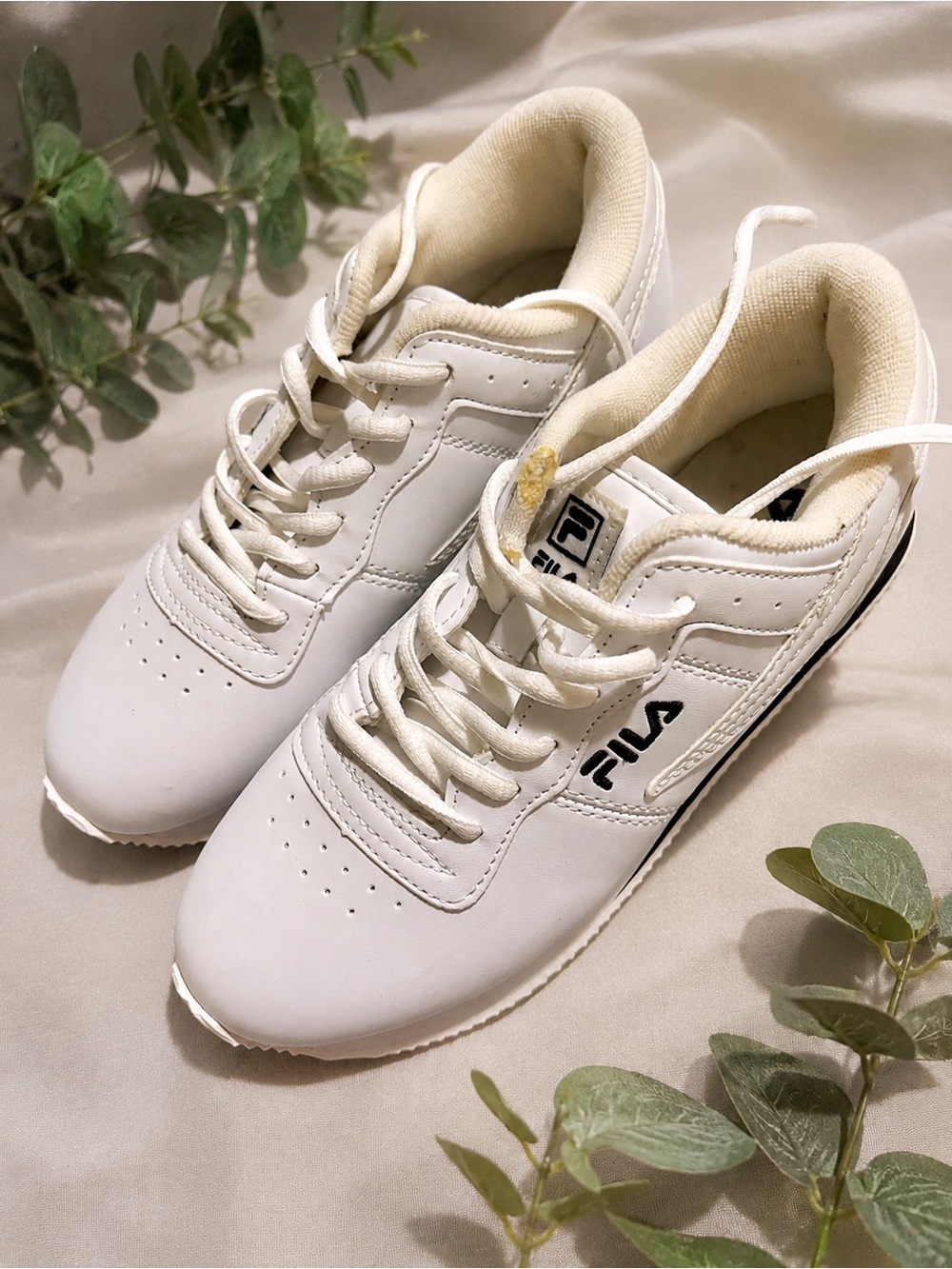 FILAS Women’s White Machu Sneakers
